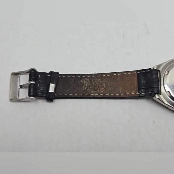 Womens Visage Silver Tone MOP Pave Crystal Quartz Date 30MM Watch New Battery